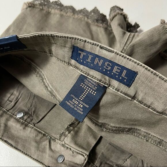 𝅺🆕 Tinsel Denim Shorts - Picture 5 of 8